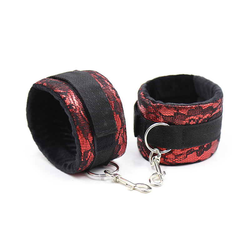 Menottes OHMAMA FETISH en velours avec sangle en nylon