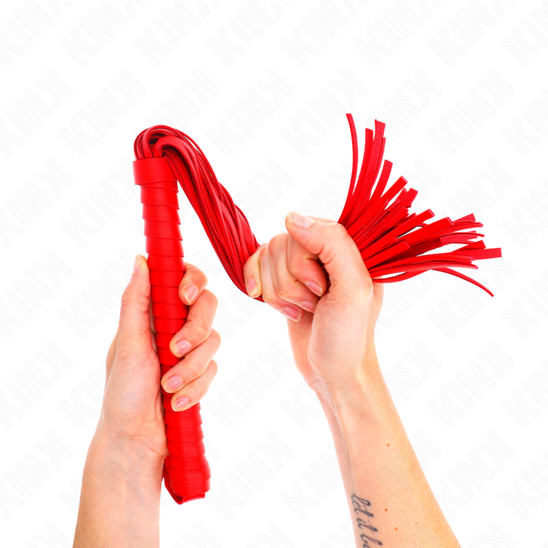 Fouet KINK avec poignée rouge texturée, 48,5 cm